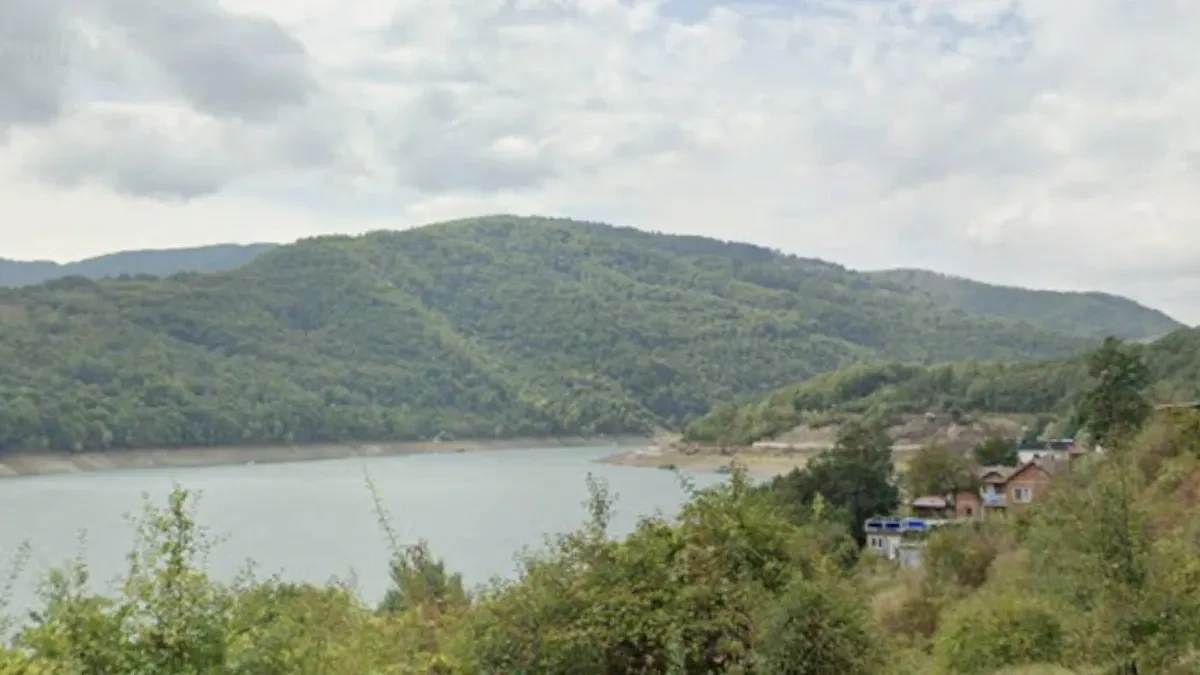 Na obali jezera Gazivode počelo rušenje vikendica u vlasništvu Srba