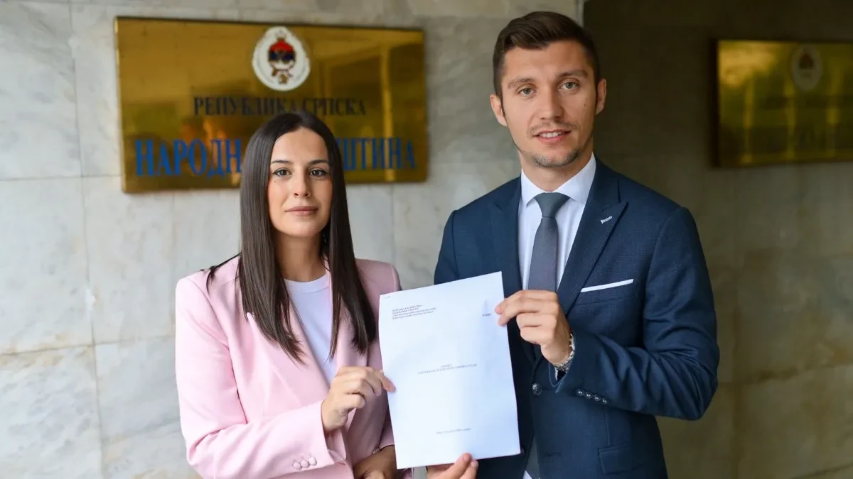 Vukomanović i Kresojević: Nijedna žena ne smije provesti trudnoću u strahu od gubitka posla