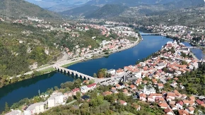 Višegrađanin pronašao i vratio vlasniku torbicu sa 400 evra, pasošem i avionskom kartom