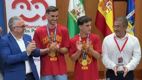 Nesvakidašnji poklon: Reprezentativci Španije nakon Mundijala dobili paradajz