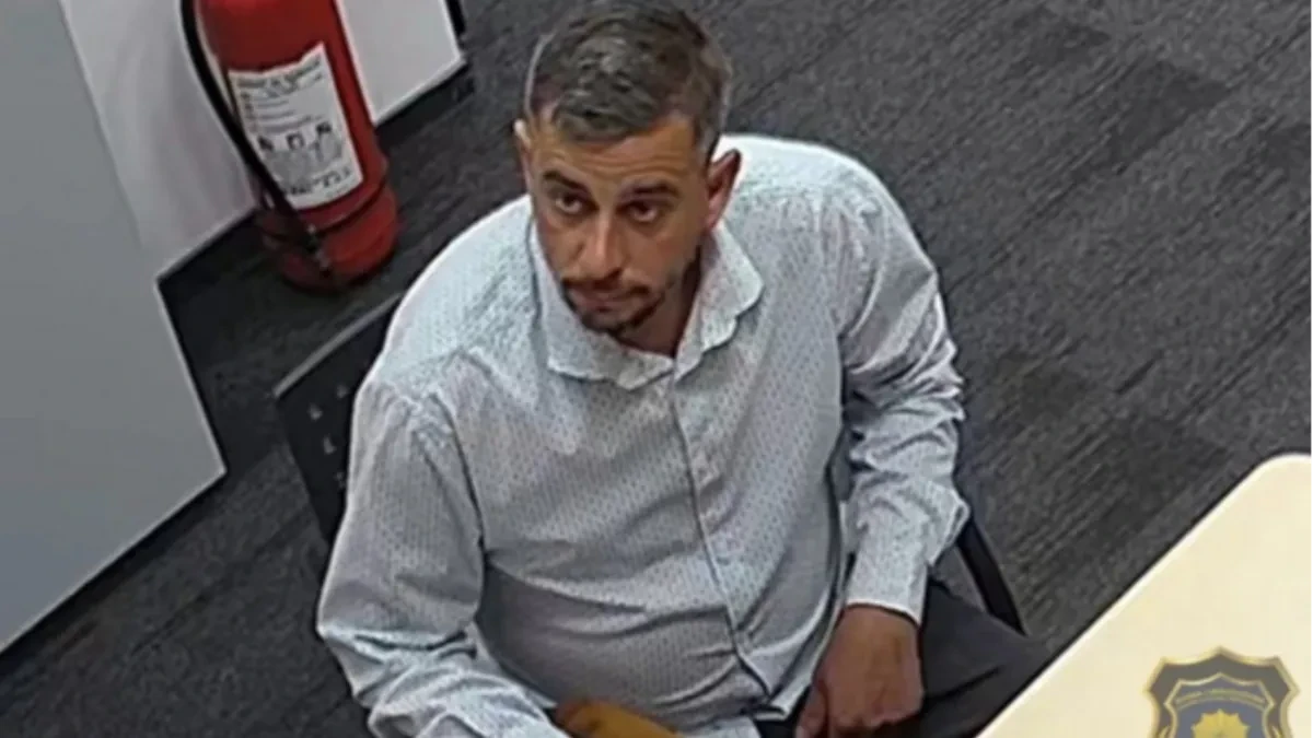 Policija uputila apel građanima: Da li prepoznajete ovog muškarca (FOTO)
