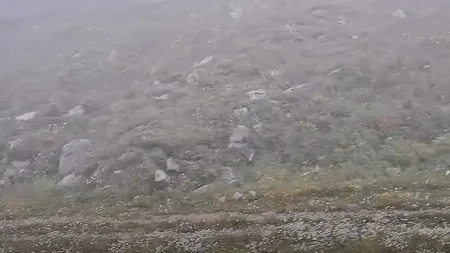 Nesvakidašnji prizor: Snijeg usred ljeta na Bjelasici (VIDEO)