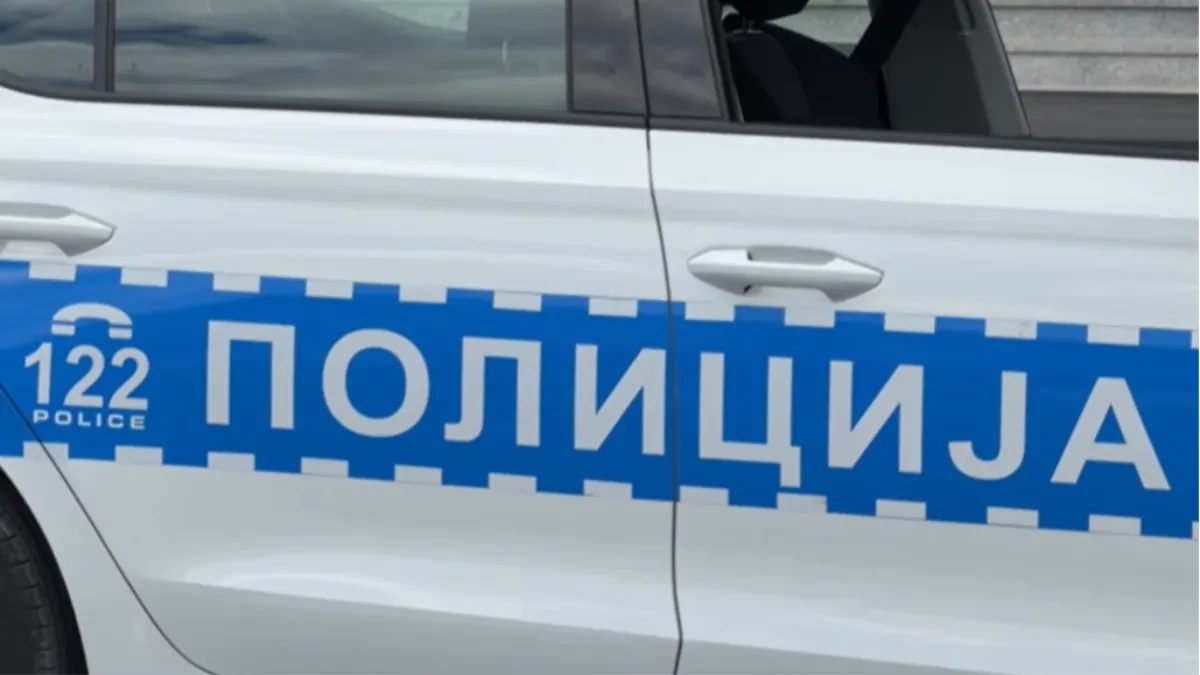 Saobraćajna nesreća na putu Prijedor - Sanski Most: Automobil završio na krovu