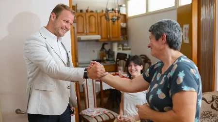 Veliki gest humanosti: Draško Stanivuković najavio rješavanje stambenog pitanja za trinaestogodišnju Ivanu i njenu majku