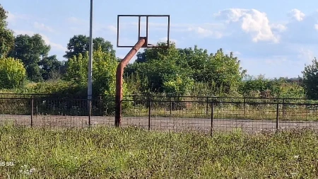 Opoziciona akcija u Razboju pokrenula vlast: Drinić poručio da „jedan sloj farbe na igralištu u Poveliču nije dovoljan”