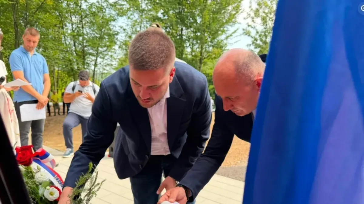 U Duralama obilježeno 85 godina od ustaškog pokolja: Otkriveno spomen-obilježje stradalim srpskim civilima