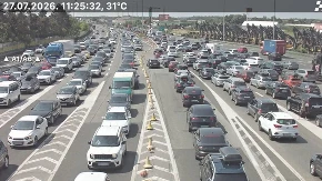 Totalni kolaps u Hrvatskoj: Kilometarske kolone prema moru, saobraćaj stao nakon Lučkog