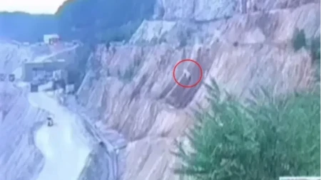 Užas kod Majdanpeka: Auto letio 20 metara u provaliju i tumbao se u vazduhu, tri žene hitno prebačene u bolnicu!