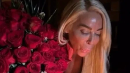 Voditeljka Bojana Lazić proslavila 40. rođendan: Zablistala u bež haljini uz tri torte i buket ruža