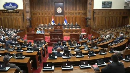 Macutova vlada ostaje na čelu Srbije: Skupština odbila prijedlog za nepovjerenje