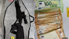 Akcija u Zenici i Kaknju: Oduzeto 80 hiljada KM, diplome i snajper