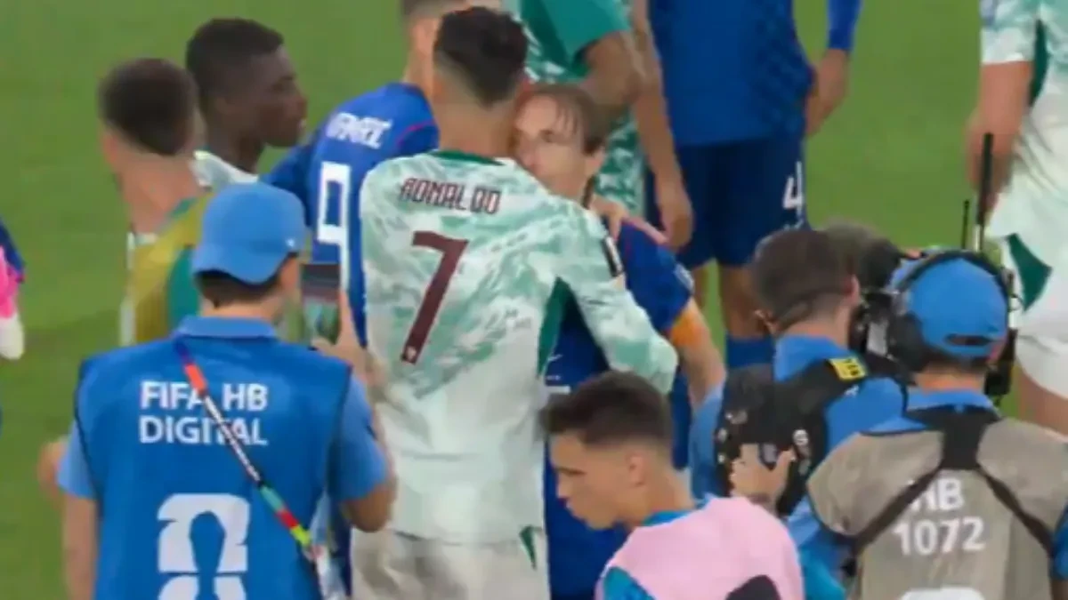 Pozdrav velikana: Modrić i Ronaldo u zagrljaju nakon dramatičnog meča (VIDEO)