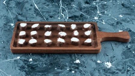 Domaći „Baunti“ koji se topi u ustima: Najbolji recept za vrele dane bez muke u kuhinji