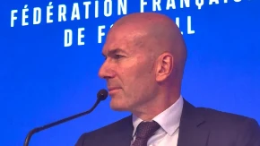 Zinedin Zidan ima vrtoglavu platu na klupi Francuske