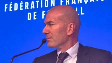 Zinedin Zidan ima vrtoglavu platu na klupi Francuske