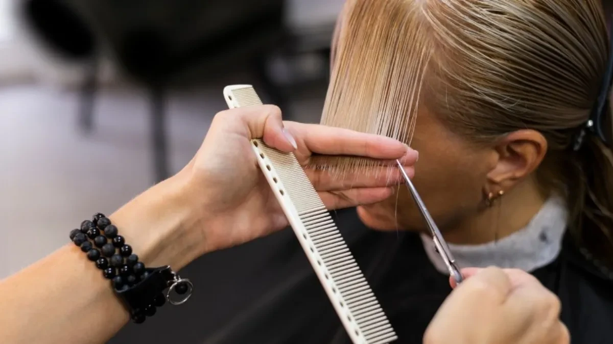 Evo kako zaštititi kosu tokom ljeta