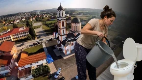 Odgovor građana "Vodovodu" i Gradu: "Redovno plaćamo vodu, a kupamo se iz kante - dokle više laži?!"
