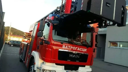 Dramatično na putu Gradiška - Kozarska dubica: Prevrnuo se vatrogasni kamion, saobraćaj usporen (FOTO)