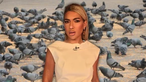 Jovana Jeremić pozirala sa izmetom na ramenu: Usijao se Instagram!  (FOTO)