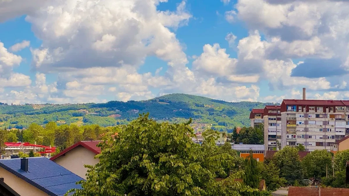 Danas sunčano i toplo, poslije podne ponegdje kiša