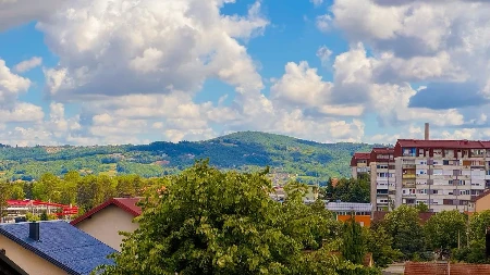 Danas sunčano i toplo, poslije podne ponegdje kiša