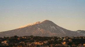 Etna ponovo eruptirala: Ograničen avio-saobraćaj na Siciliji