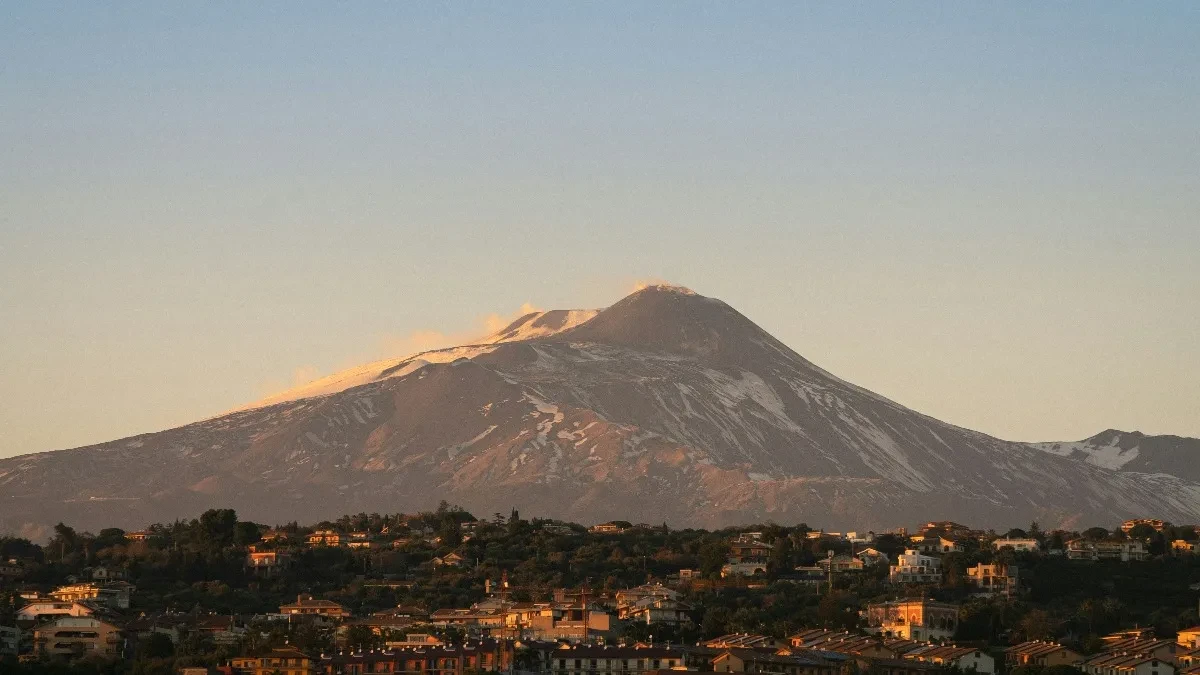 Etna ponovo eruptirala: Ograničen avio-saobraćaj na Siciliji