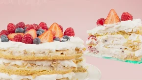Rajska torta sa pavlakom: Slatke mrvice na vrhu, a u sredini raskošan fil