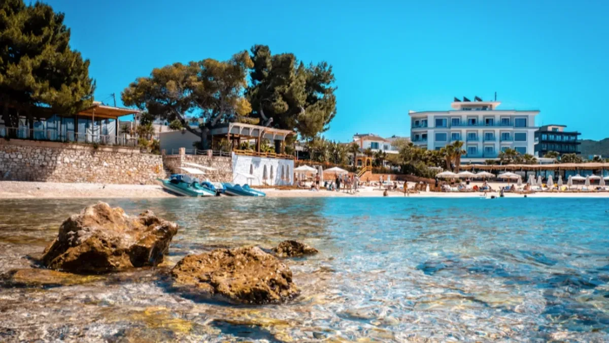 Gdje na more, a da nije Hrvatska? Ovo su destinacije koje nude predivne plaže i povoljnije cijene (FOTO)