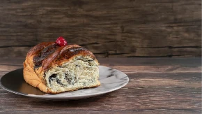 Sočni kolač sa makom i pekmezom: Jednostavan recept koji uspijeva i početnicima
