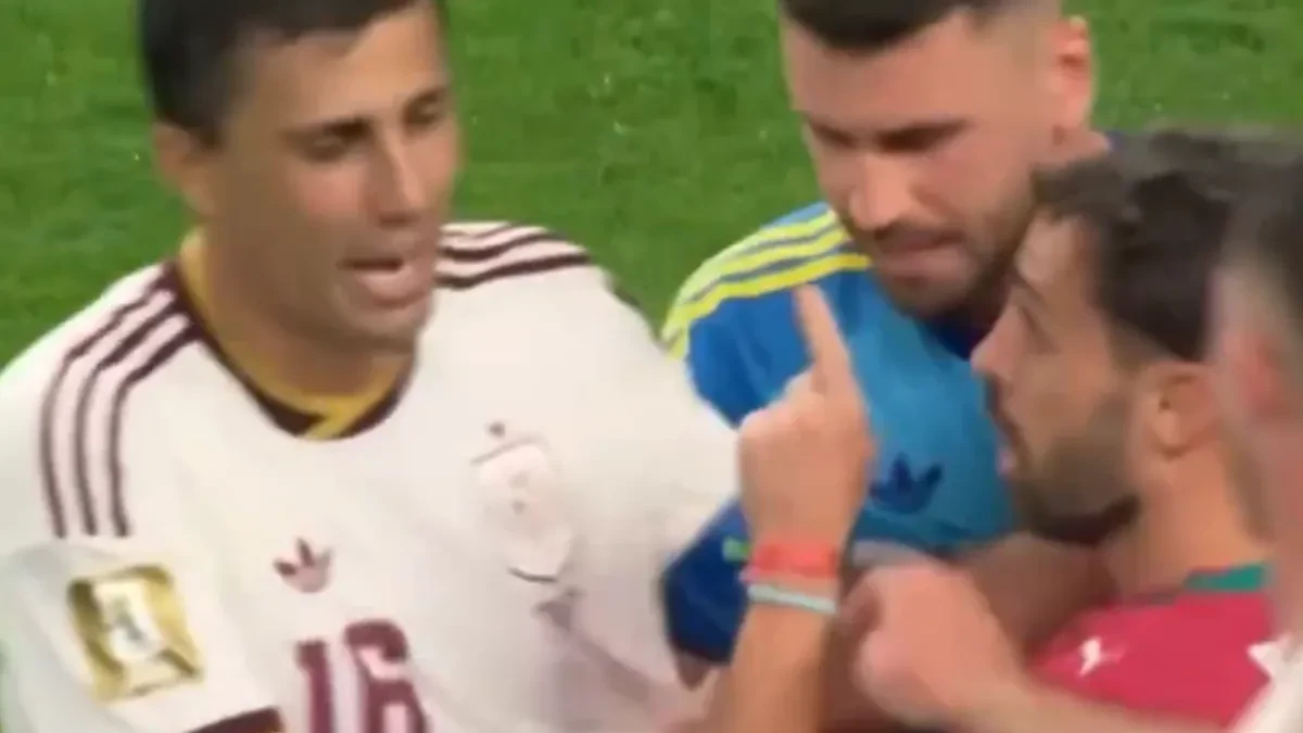 Rodri se javno izvinio Bernardu Silvi zbog situacije na kraju utakmice (VIDEO)