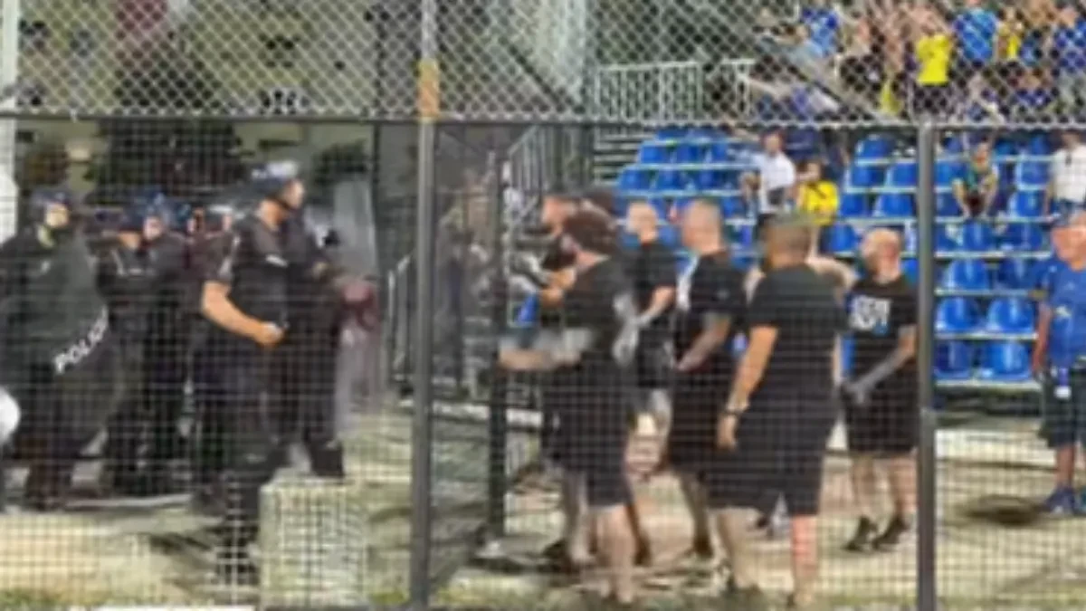 Divljanje Bugara na Gradskom stadionu: Navijači Levskog nasrnuli na policiju i udarali ogradu (VIDEO)