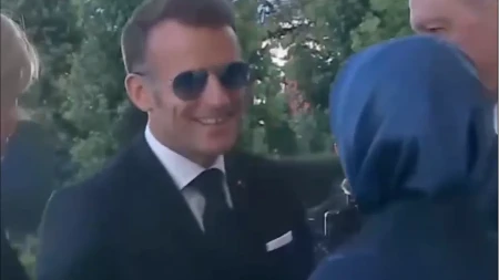 Diplomatski protokol ili kulturna razlika: Makron doživio blam pred Erdoganom i njegovom suprugom (VIDEO) 