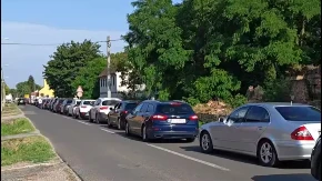 Gužve na graničnim prelazima, vozačima posebno upozorenje zbog visokih tempratura