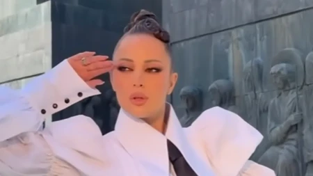 Aleksandra Prijović pozirala u kupaćem od 1500 evra i pokazala izvajano tijelo (FOTO)