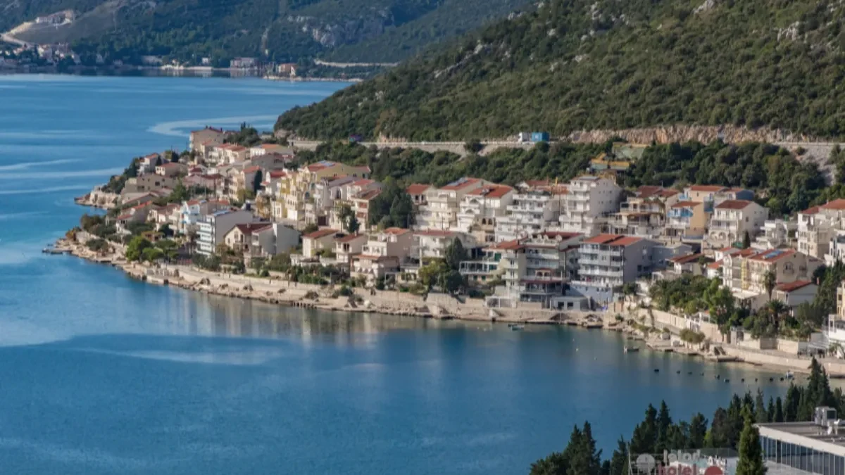Vrhunac sezone u Neumu: Hotelijeri zadovoljni, kapaciteti popunjeni do kraja avgusta