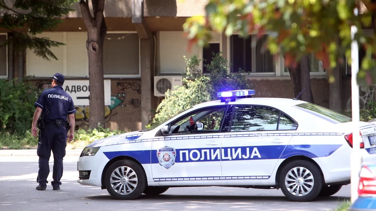 Djevojka (18) izbodena u centru Beograda, osumnjičene imaju 15 i 13 godina