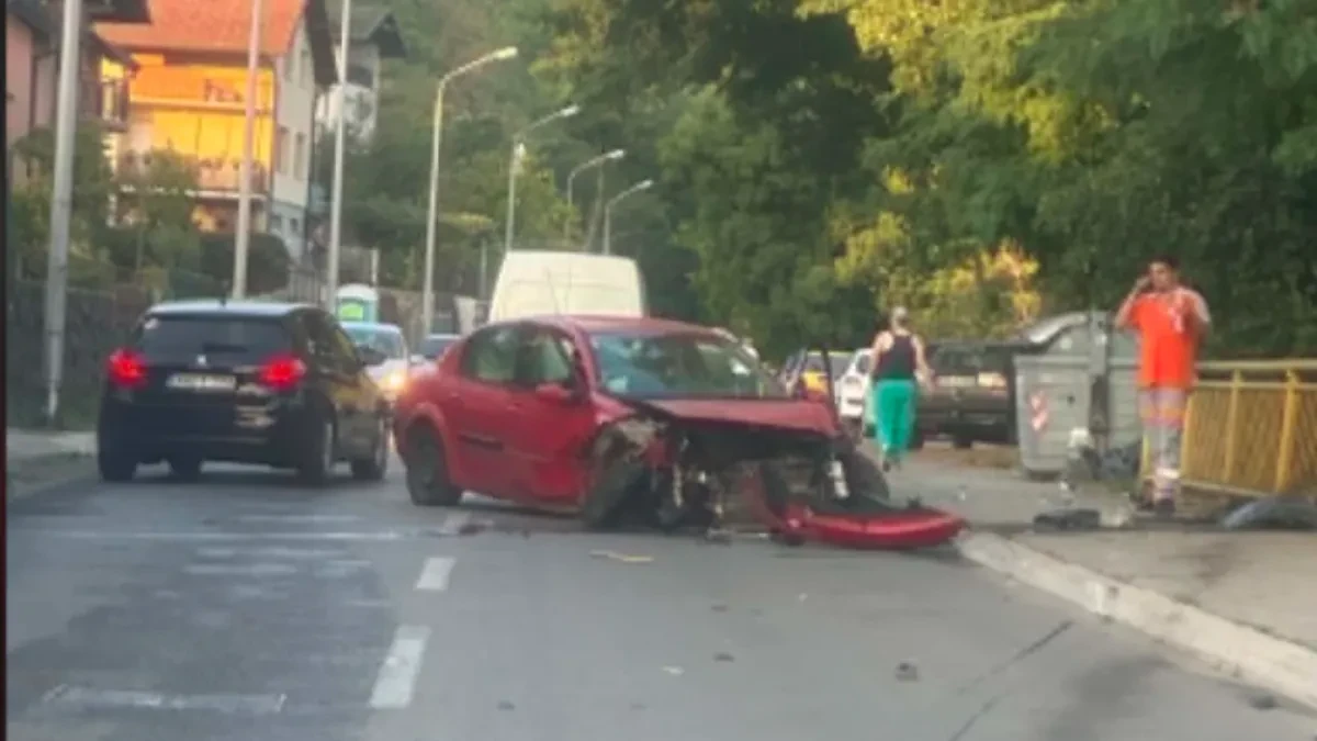 Teška saobraćajka u Banjaluci: Velika šteta, nema informacija o povrijeđenima