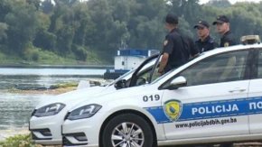 Bomba pronađena u žardinijeri na mostu u Brčkom: Hitno reagovale policija i Civilna zaštita