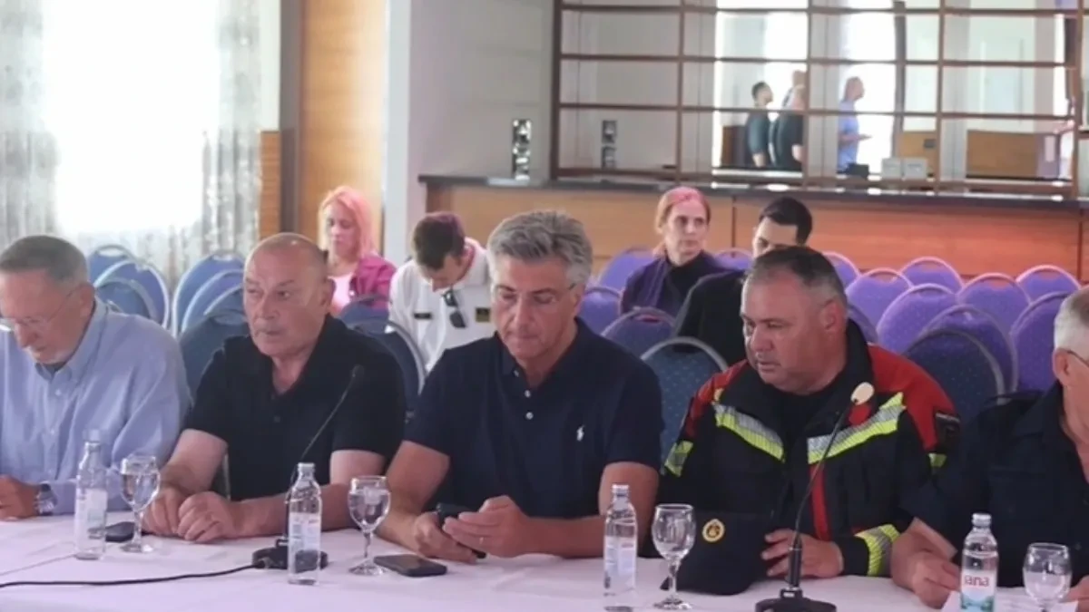 Izgorjelo oko 1.000 hektara u Omišu, Plenković stigao na lice mjesta