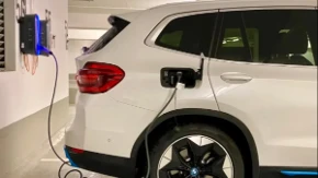 Promjena na tržištu: Električni automobili u prosjeku jeftiniji od hibrida