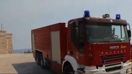 Dramatično stanje i na Pelješcu, požar se približava kućama