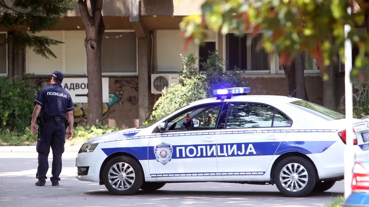 Trudnu suprugu izbo nožem, pa pobjegao: Policija traga za napadačem