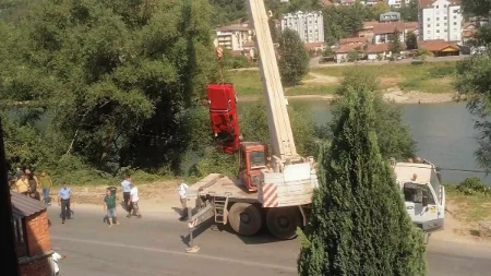 Vozilo Civilne zaštite završilo u Drini