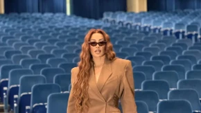 Incident na nastupu u Hrvatskoj: Senidah prekinula koncert nakon što su je gađali iz publike