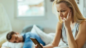 Privatnost ili skrivanje: Ovo su znakovi da partner više nije potpuno iskren