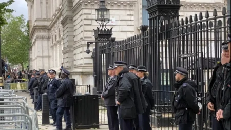 Britaniju trese skandal: Brojevi telefona ministara osvanuli na internetu