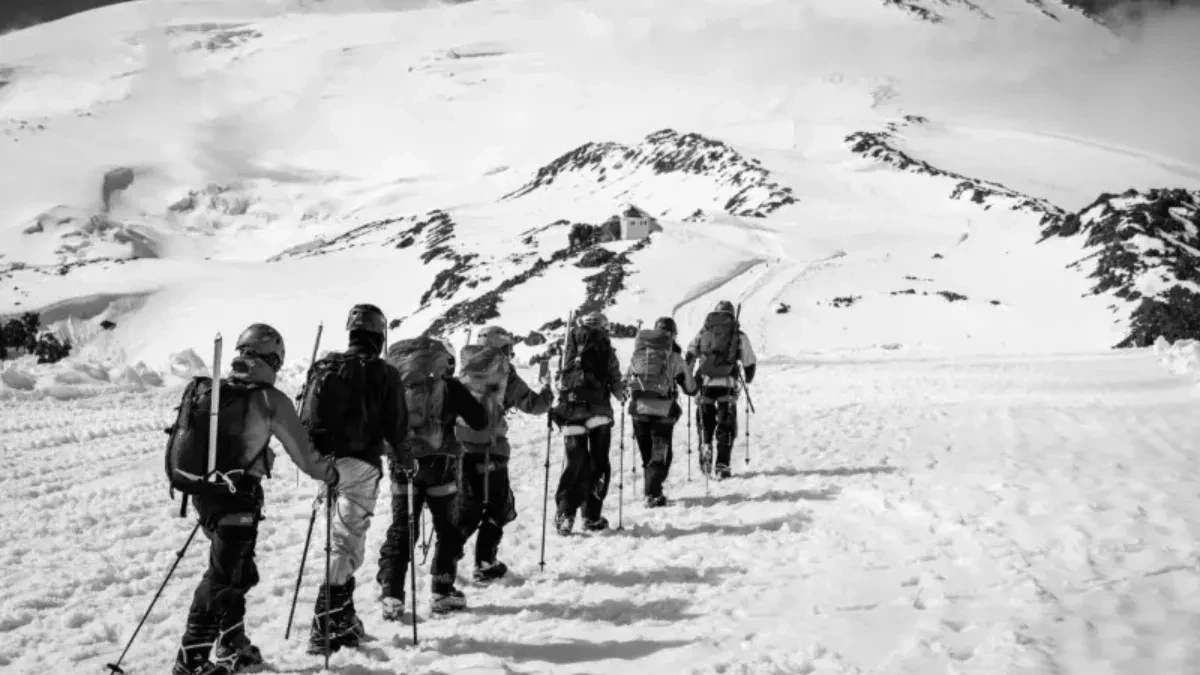 BiH u suzama: Danas sahrana pet zeničkih planinara stradalih na Elbrusu