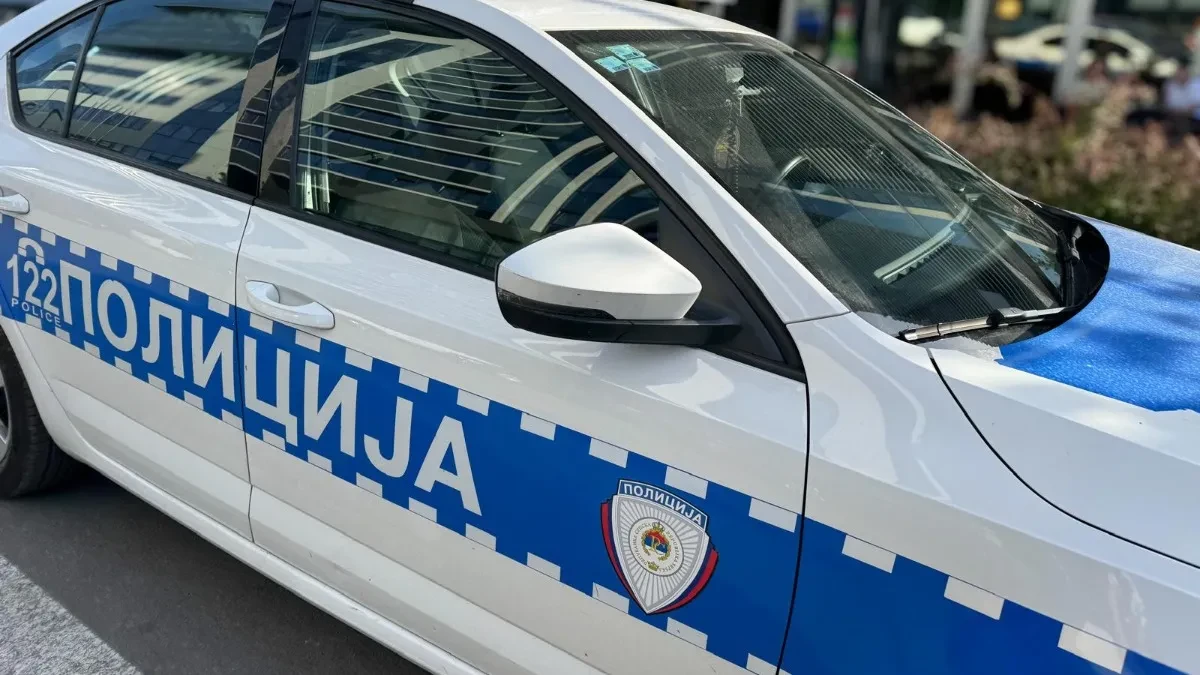 Sudar tri vozila kod Mrkonjić Grada, jedna osoba povrijeđena