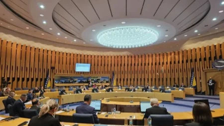 Ustaljena praksa u BiH: Uzeli masne otpremnine za penziju, pa se odmah vratili u fotelje!